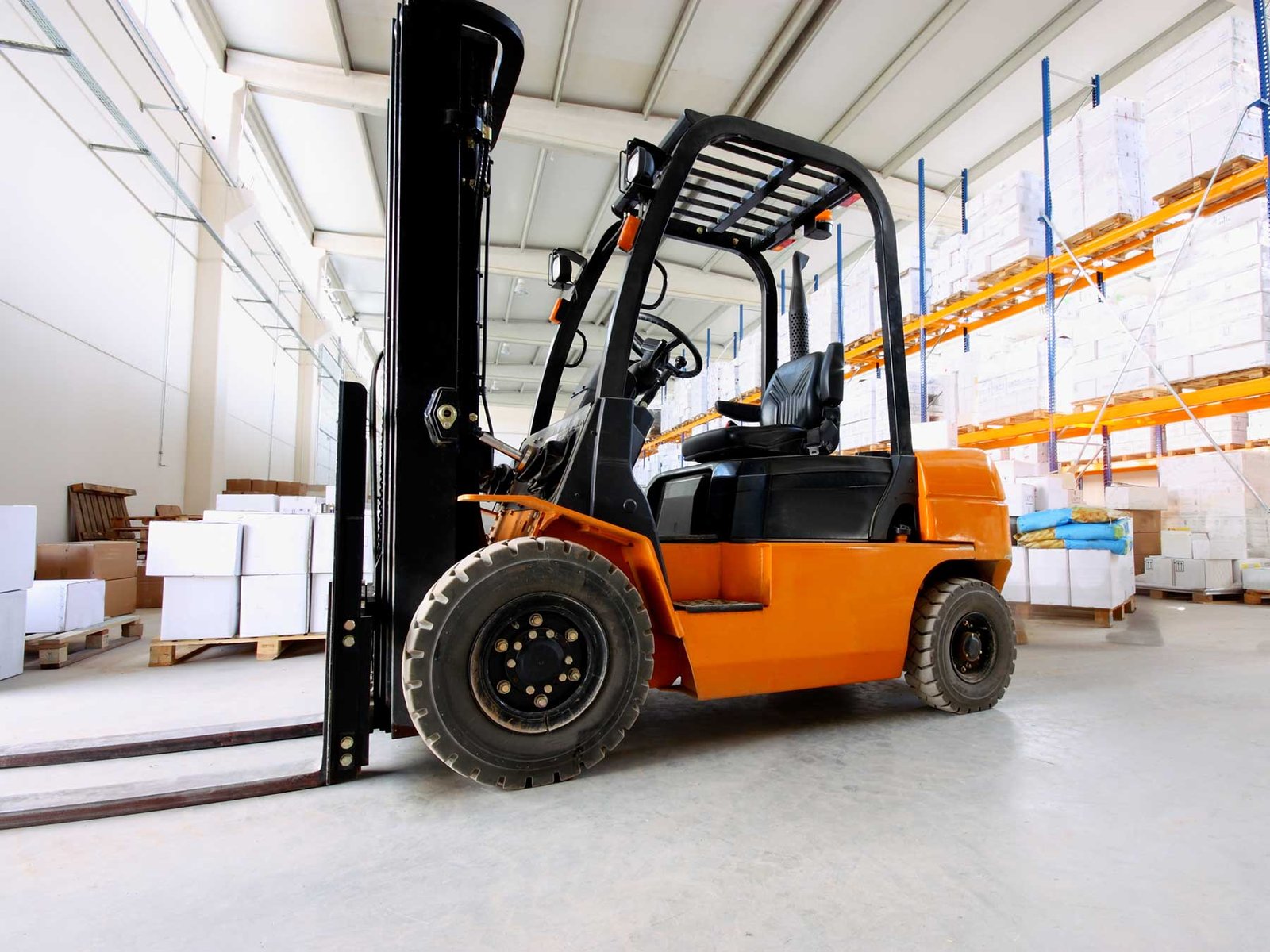 How to Save Money with Forklift Rentals: Tips for Small Businesses